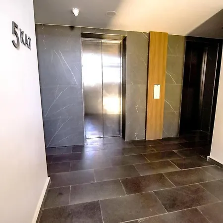 Bright Studio 아파트